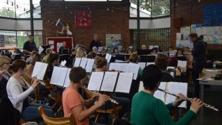 Lernorchester: Musizieren mit Unterstützung der Musiklehrer